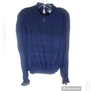 Guess navy blue long sleeve crinkle top size   M